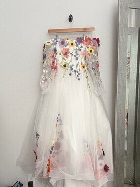 Little girls size 8-10 Floral Embroidered White dress